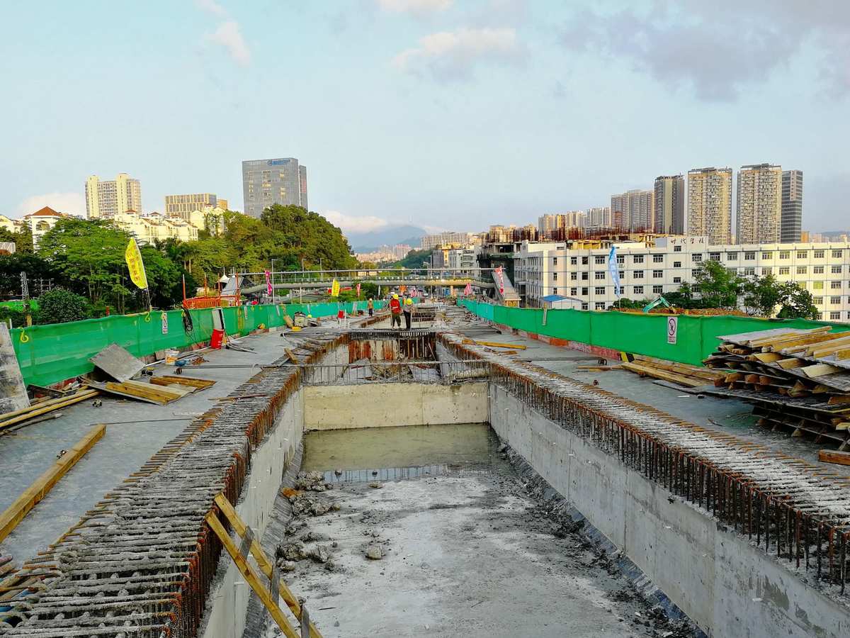 兄弟们,辛苦了!#市政工程 #施工现场实拍 - 抖音